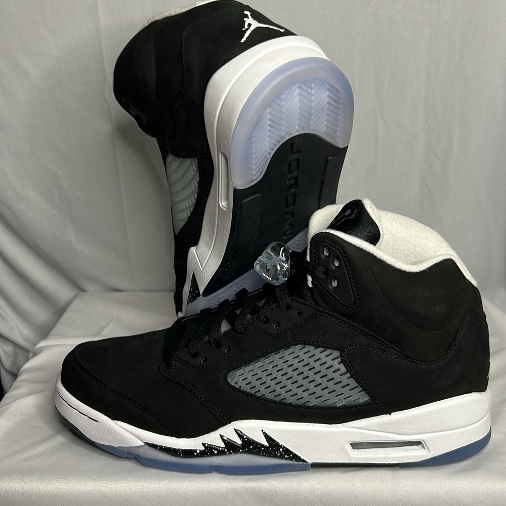 Jordan retro 5 moonlight